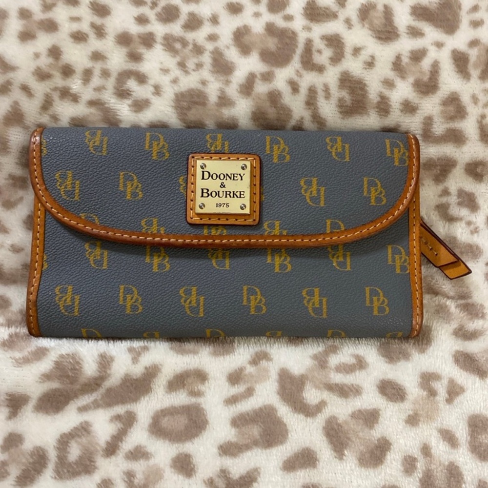 Dooney & bourke Gretta wallet